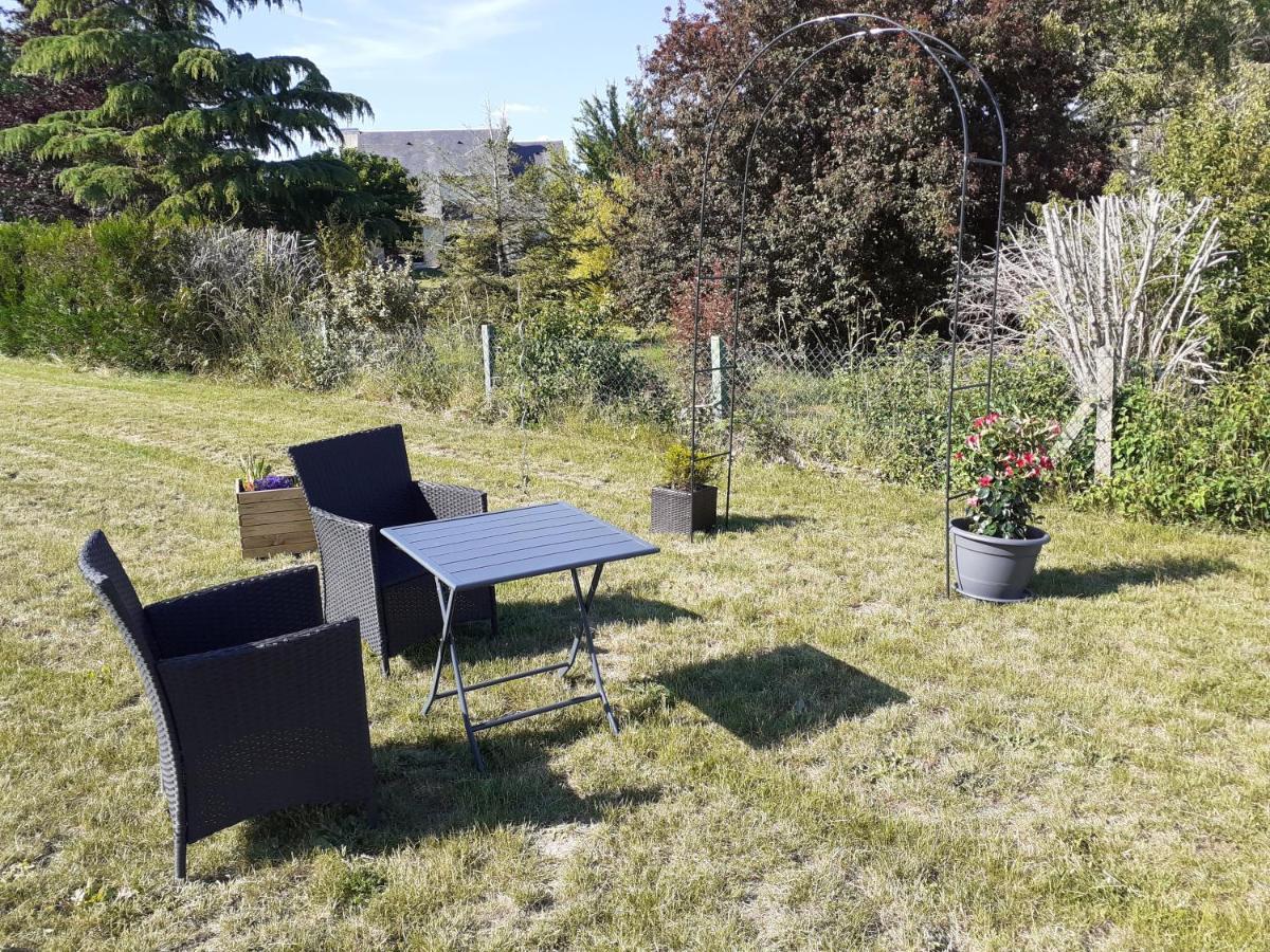 L'Escapade Lochoise Bed & Breakfast Génillé Bagian luar foto